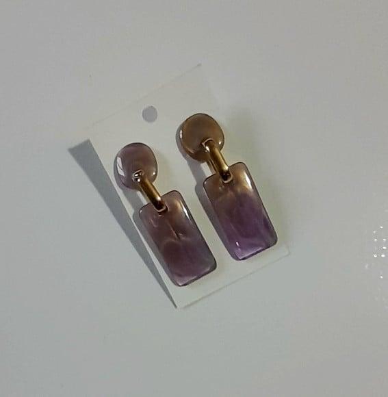 Brinco Resina Lilás/dourado