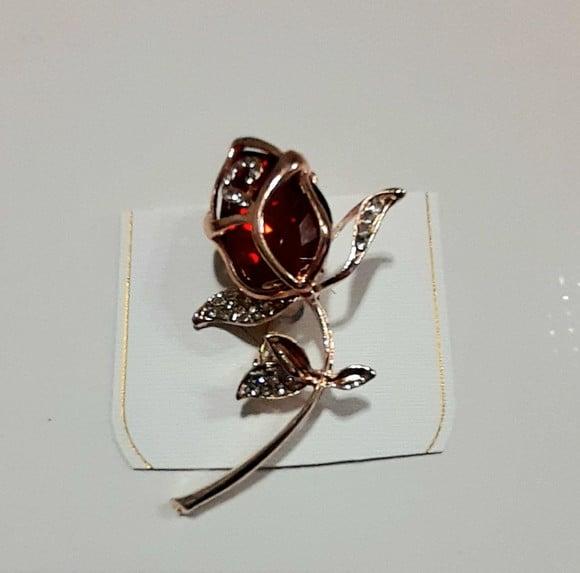 Broche Dourado/pedras