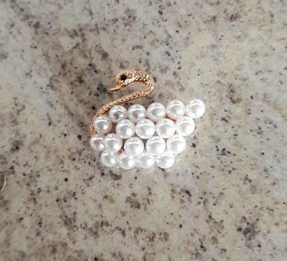 Broche Dourado/pérolas