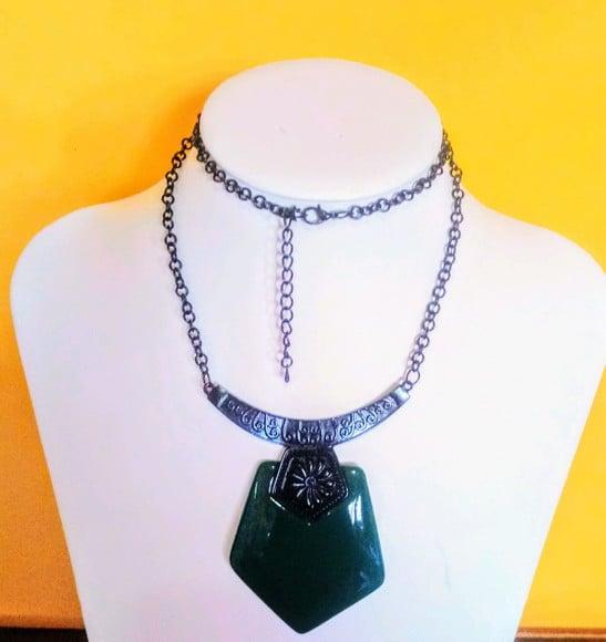 Colar Black/verde