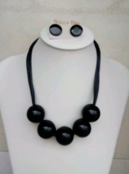Colar de Bolas Grandes Black