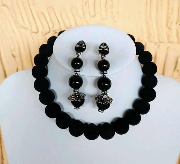 Colar de Bolas Veludo Black