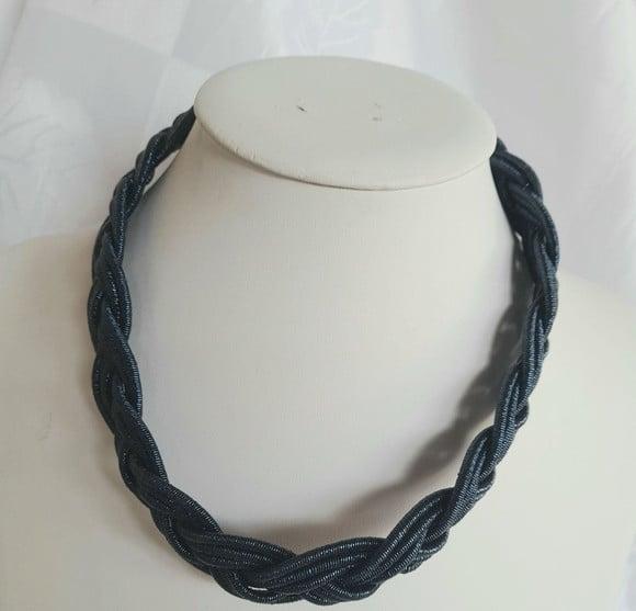 Colar de Corda Trançado Azul Escuro