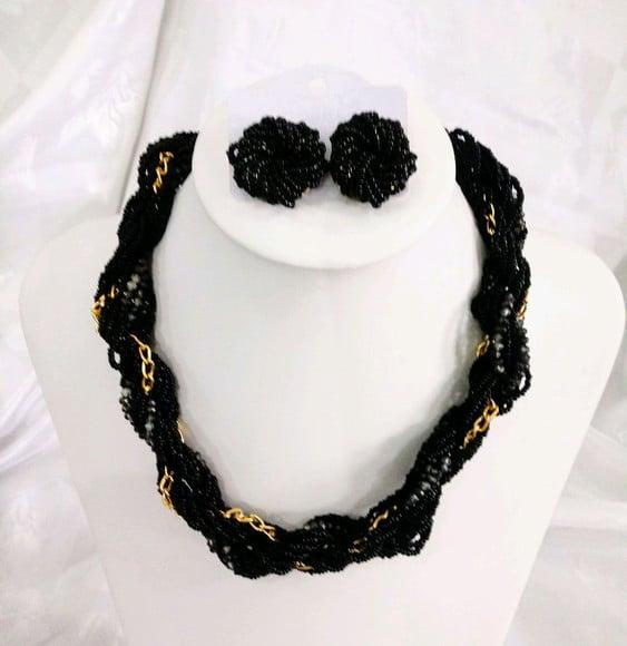 Colar de Miçangas e Cristais Preto/brincos