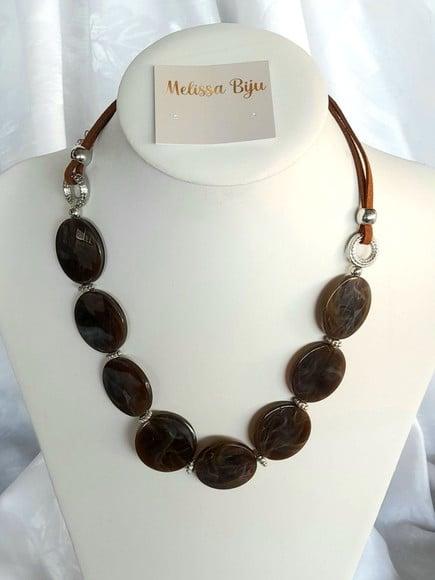 Colar de Resina Marrom