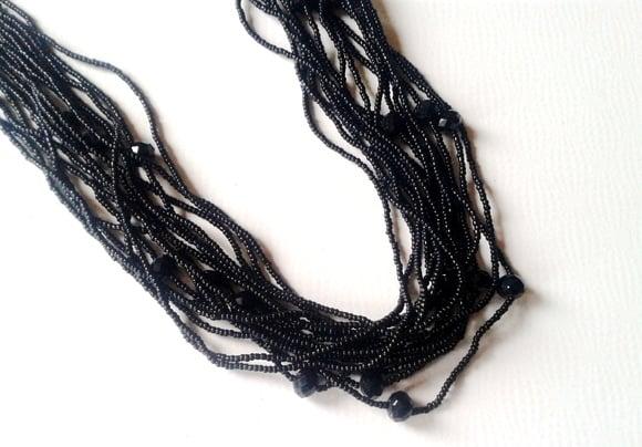 Colar Miçangas Pretas/cristais