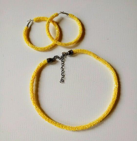 Gargantilha Amarela com Glitter