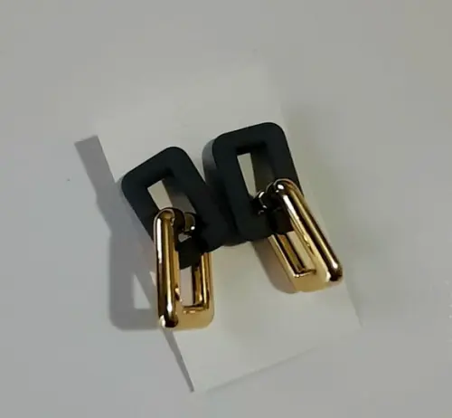 Brinco de Resina Cinza Chumbo/dourado