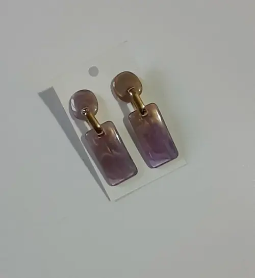 Brinco Resina Lilás/dourado