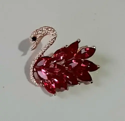 Broche Dourado/pedras
