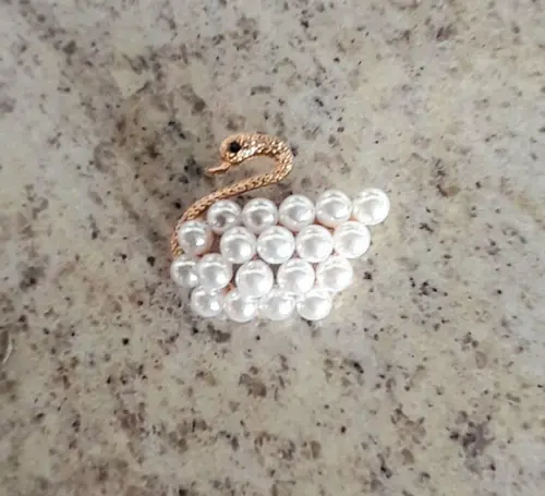 Broche Dourado/pérolas