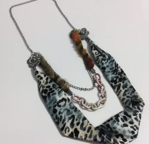 Colar Animal Print