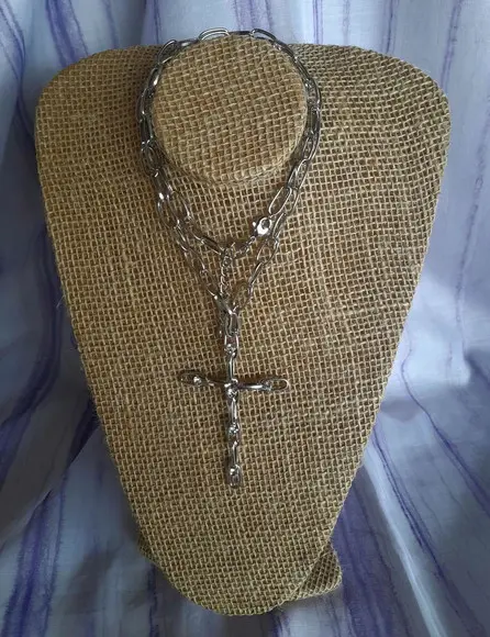 Colar Crucifixo Prateado