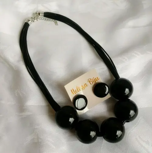 Colar de Bolas Grandes Black