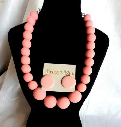 Colar de Bolas Rosa