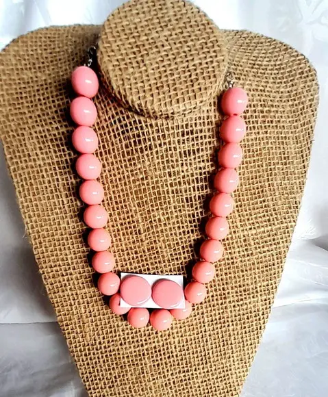 Colar de Bolas Rosa