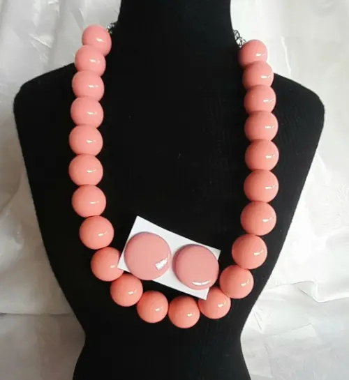 Colar de Bolas Rosa
