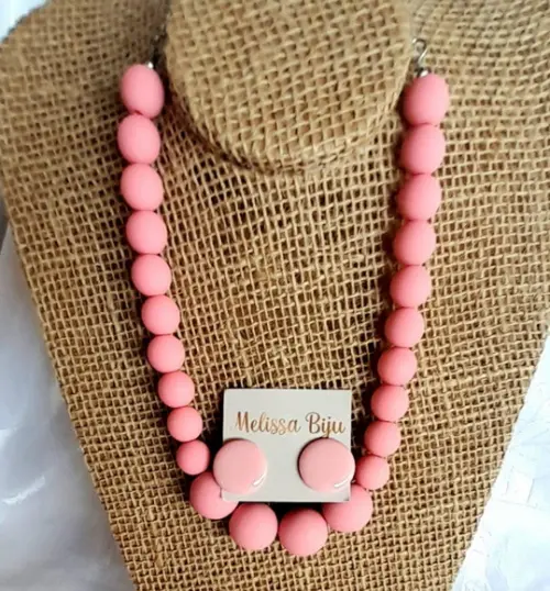 Colar de Bolas Rosa