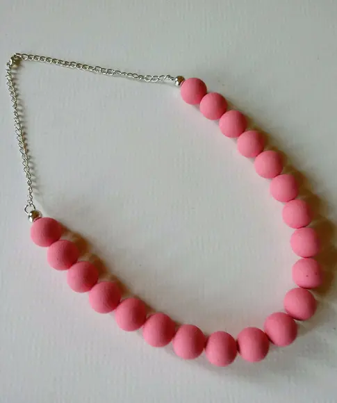 Colar de Bolas Rosa