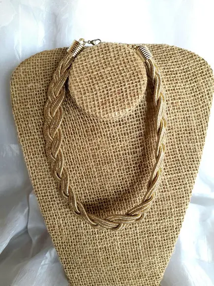 Colar de Corda Dourado