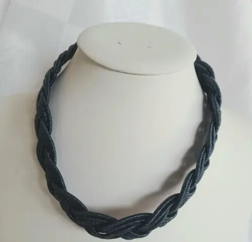 Colar de Corda Trançado Azul Escuro