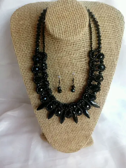 Colar de Festa /cristais/black
