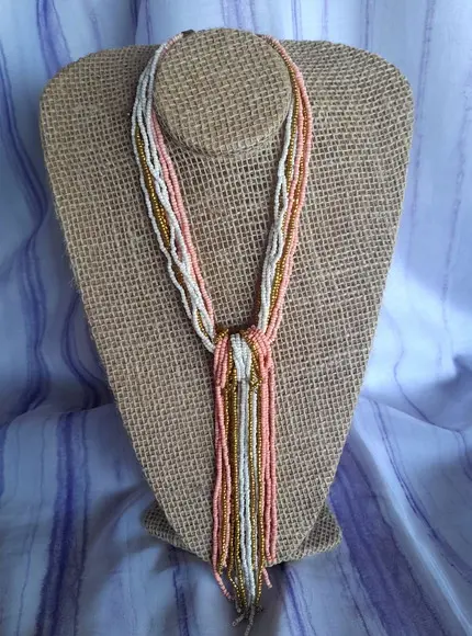 Colar de Miçangas Coral,douradas e Cobre