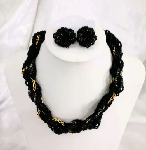 Colar de Miçangas e Cristais Preto/brincos