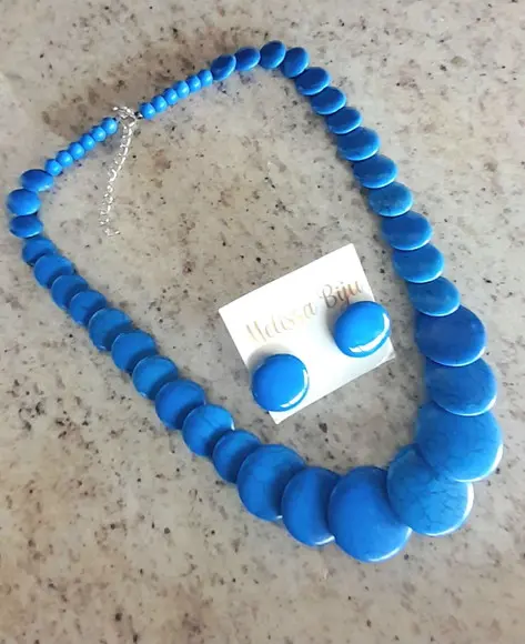 Colar de Pedras Howlita Azul