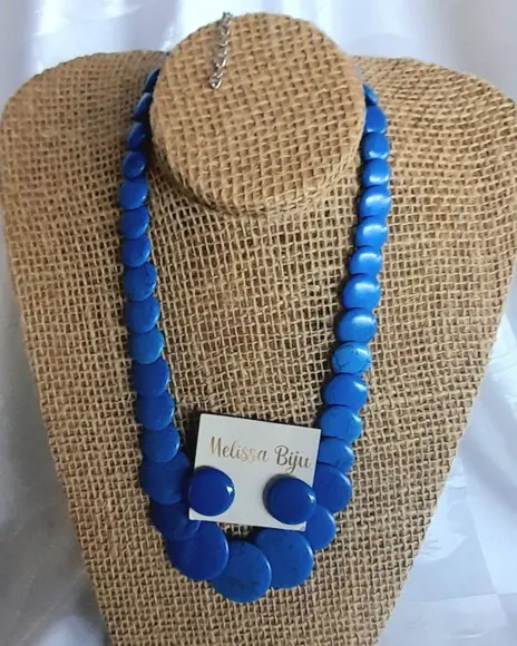 Colar de Pedras Howlita Azul