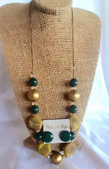 Colar de Resina Verde