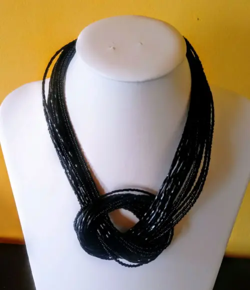 Colar Miçangas /canutilhos Black