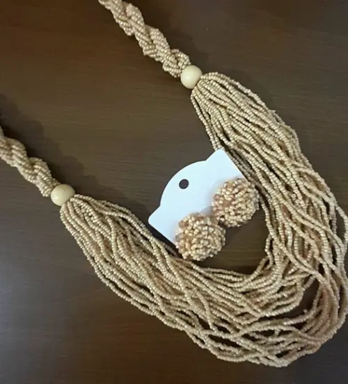 Colar Miçangas Bege-brincos