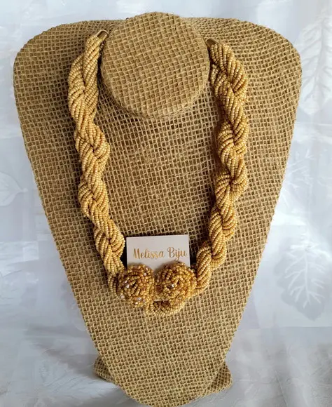 Colar Miçangas Bege/brincos