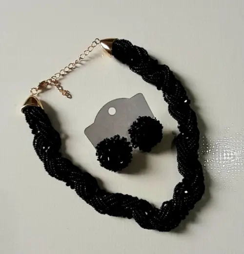 Colar Miçangas Black/brincos/cristais