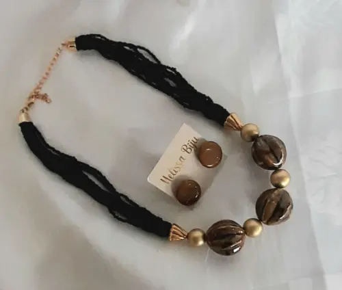 Colar Miçangas Black/brincos/pedras