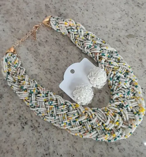 Colar Miçangas Brancas- Brincos
