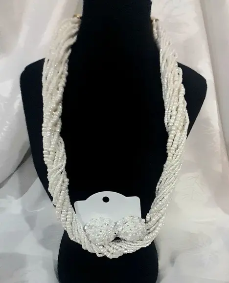 Colar Miçangas Brancas- Brincos