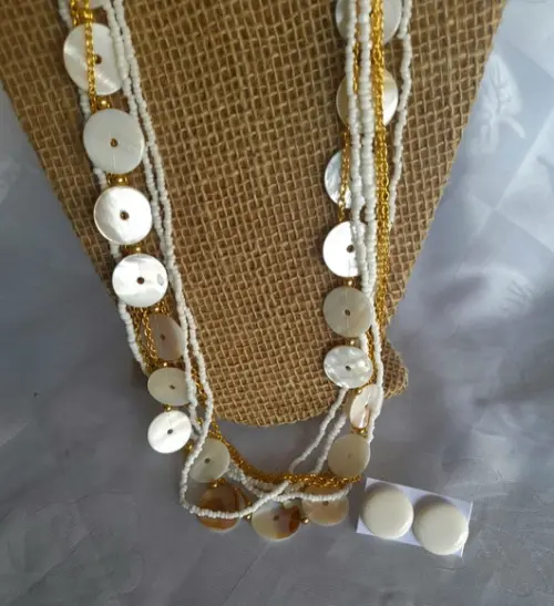 Colar Miçangas Brancas/madrepérolas