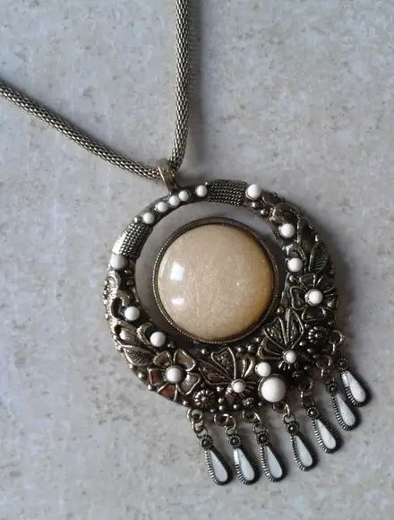 Colar Ouro Velho/pedras