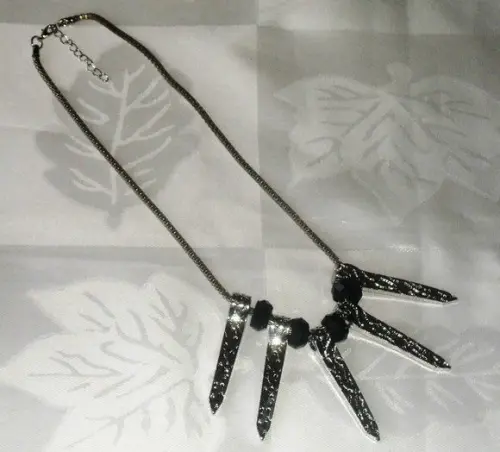 Colar Prateado e Preto/brincos