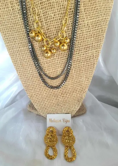 Colar Prateado/dourado/brincos