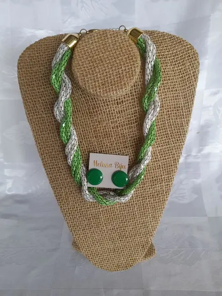Colar Torsade Verde E Branco