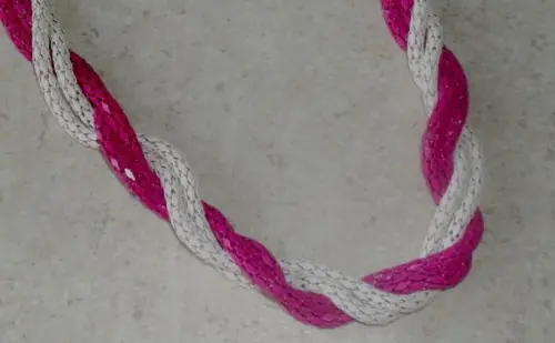 Colar torsade Rosa E Branco