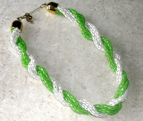 Colar Torsade Verde E Branco