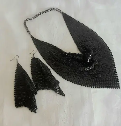 Gargantilha Black