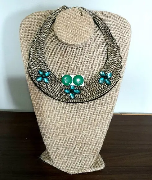 Gargantilha Dourada