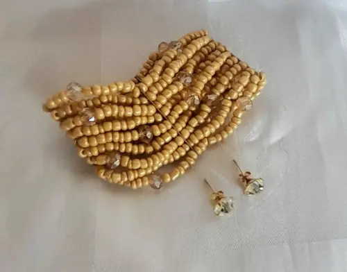 Pulseira de Miçangas e Cristais Bege/brincos