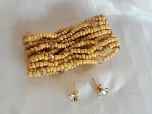 Pulseira de Miçangas e Cristais Bege/brincos