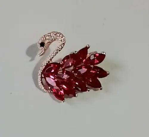Broche Dourado/pedras